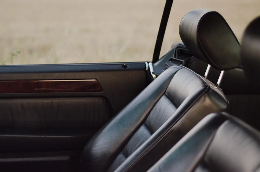 Mercedes W124 E300 interior